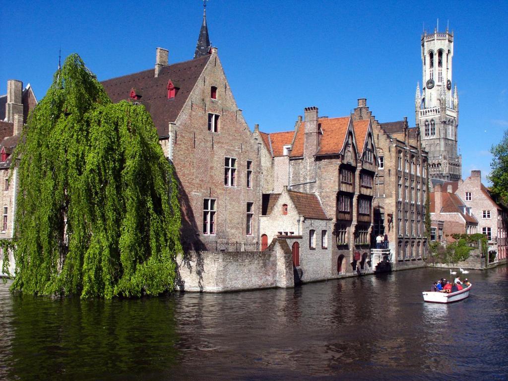 Guest House Huyze Die Maene Bruges Exterior photo